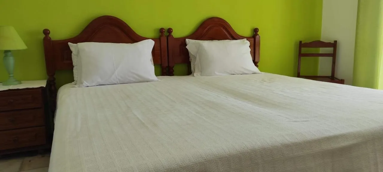 Vivenda Familia Pedro Hotel Vila do Bispo 2*,
